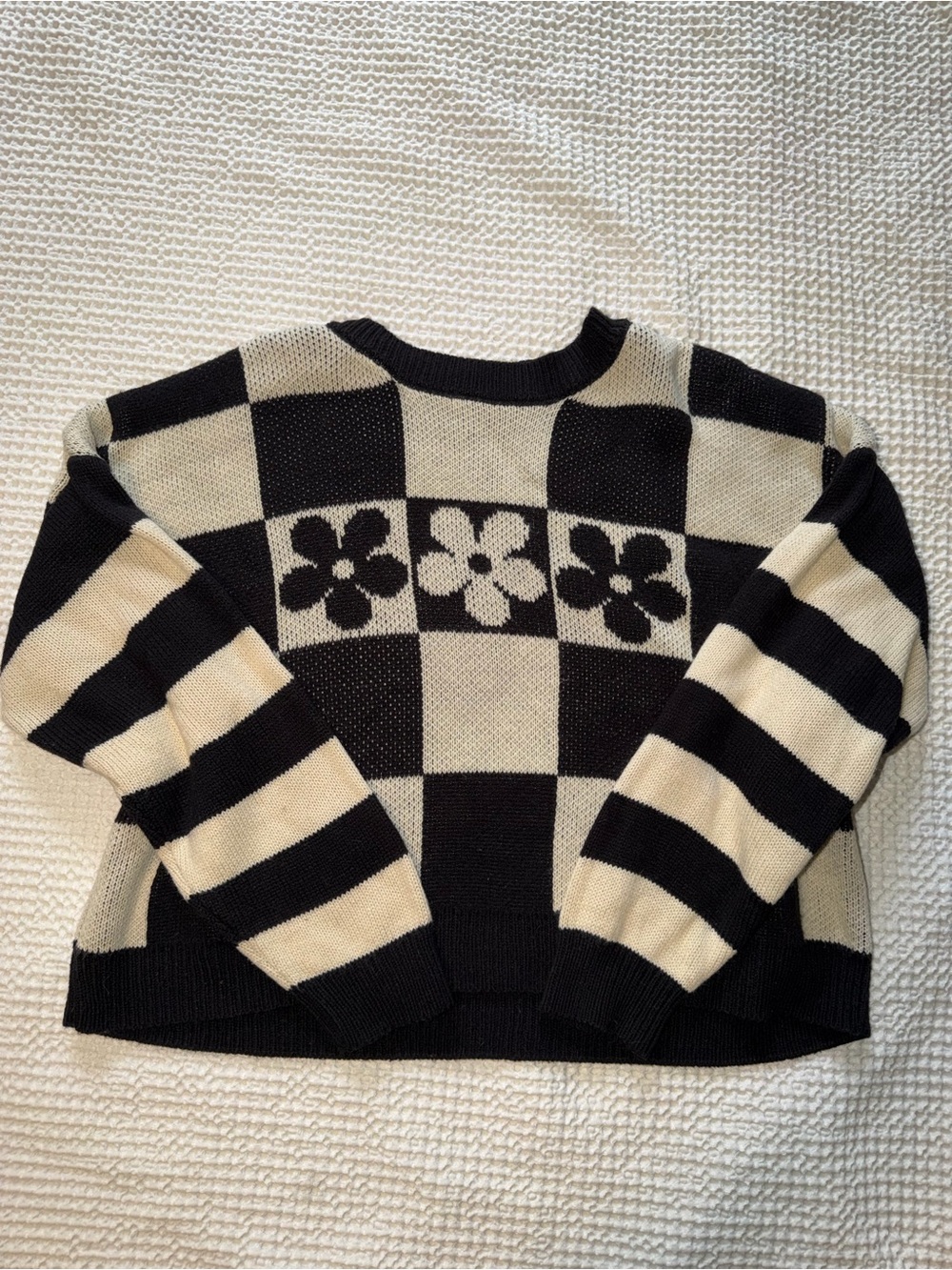 No Boundaries Black & Cream Knit Sweater - Picture 2 of 3
